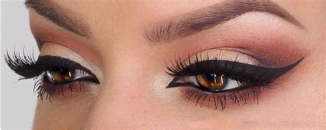 Enthrall with Your Eyes: Enhancing Your Look with Spell Liner